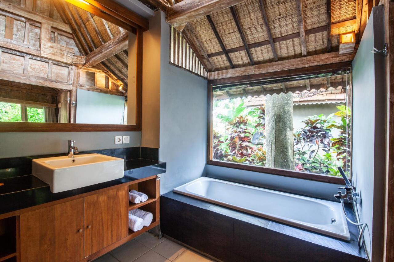 Outpost Ubud Bungalows ภายนอก รูปภาพ